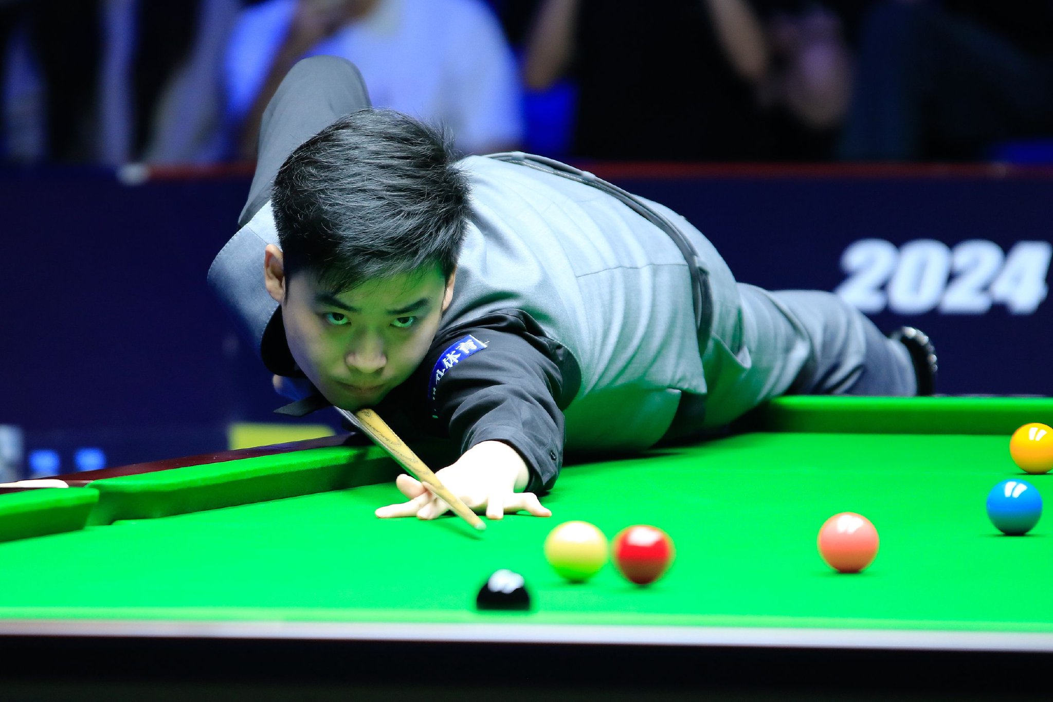 篮球场地的 篮球场地的